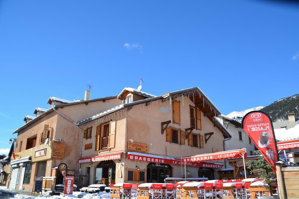 Hotel Alpis Cottia Монженевр Екстер'єр фото